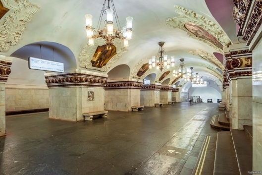 Подземные дворцы московского метро
